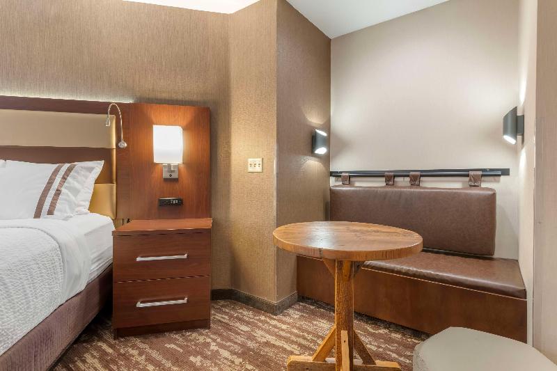 Best Western Plus Superior Inn image