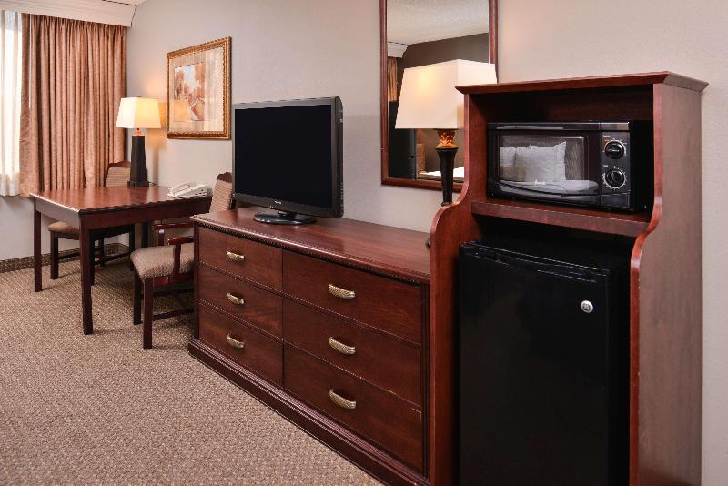 Best Western Plus Kelly Inn image