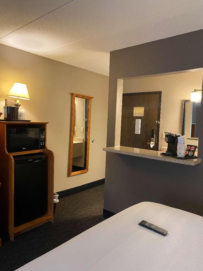 Best Western Plus Kelly Inn image