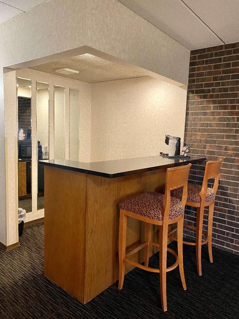 Best Western Plus Kelly Inn image