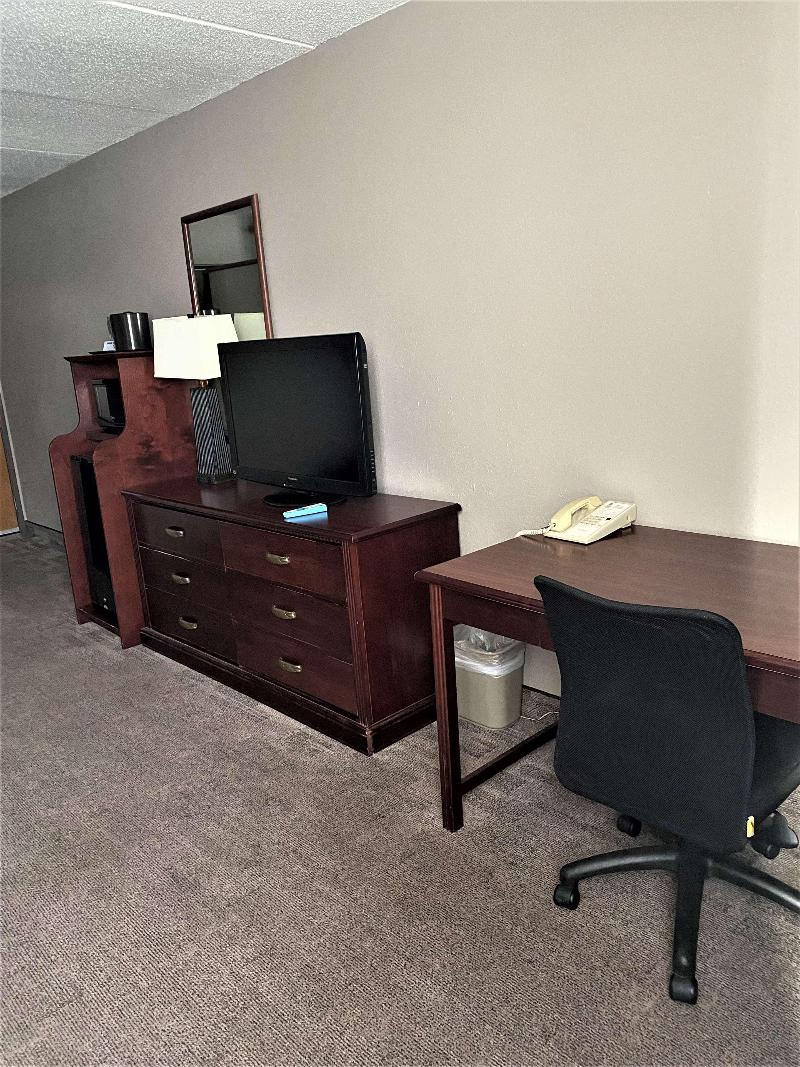 Best Western Plus Kelly Inn image
