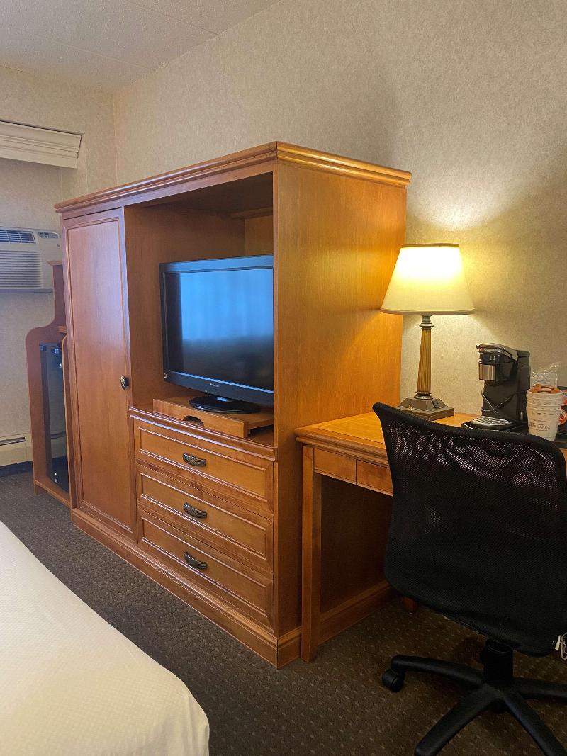 Best Western Plus Kelly Inn image