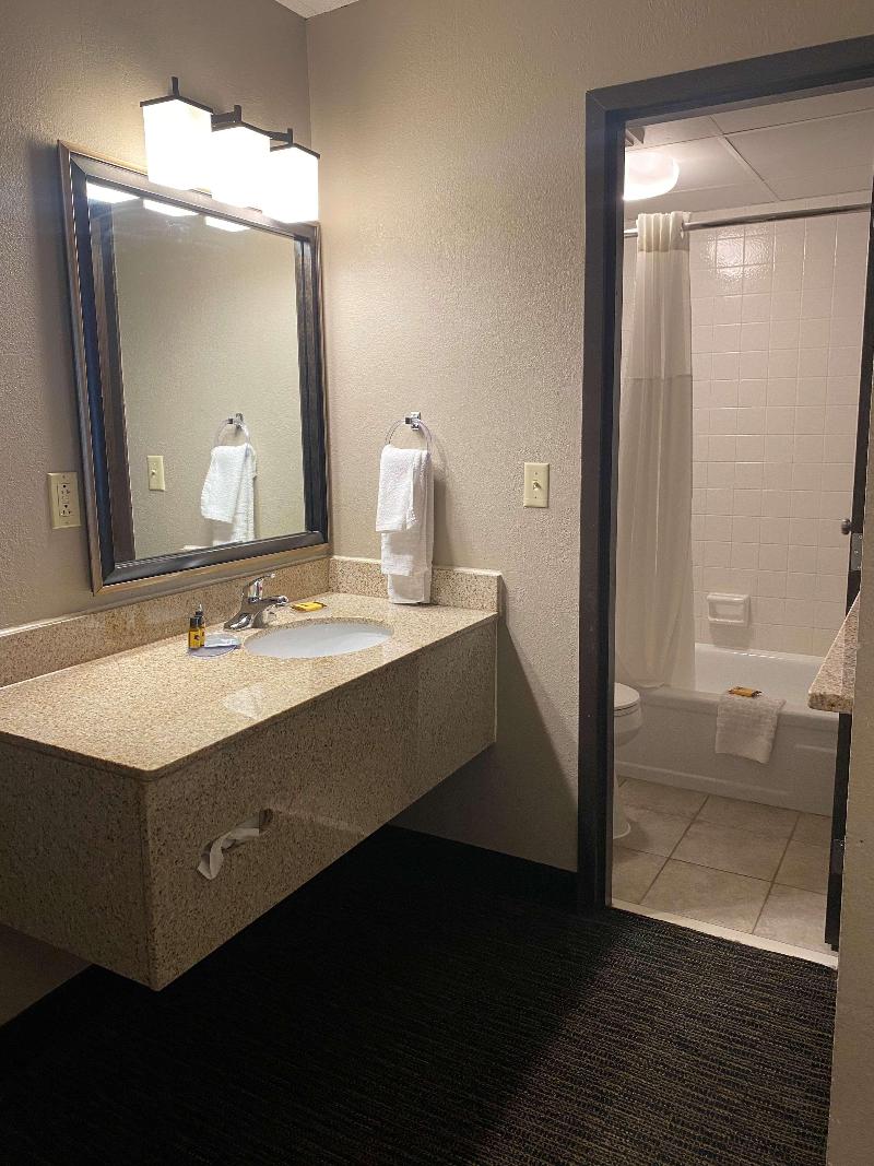 Best Western Plus Kelly Inn image