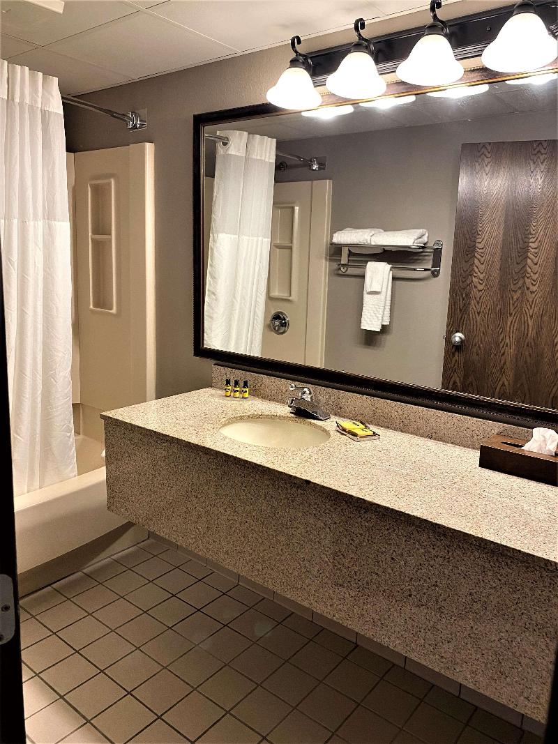 Best Western Plus Kelly Inn image