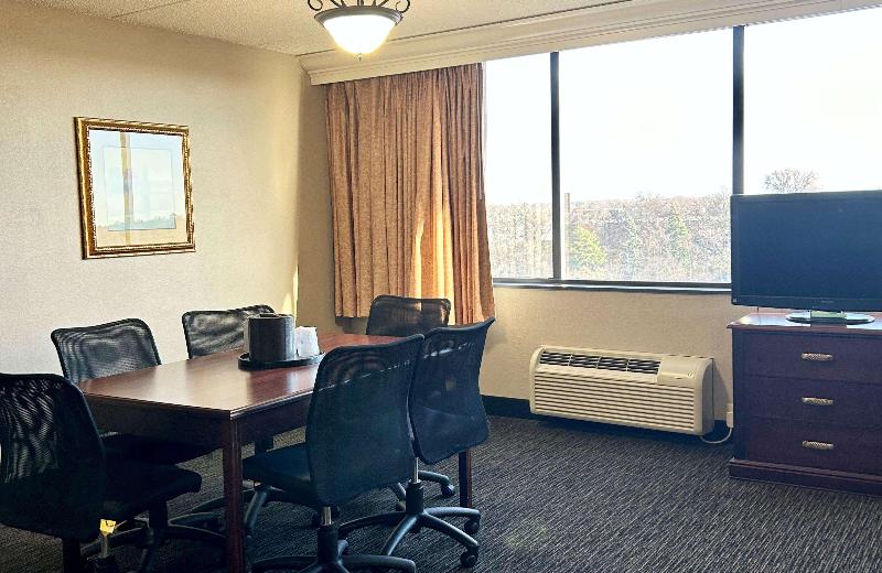 Best Western Plus Kelly Inn image