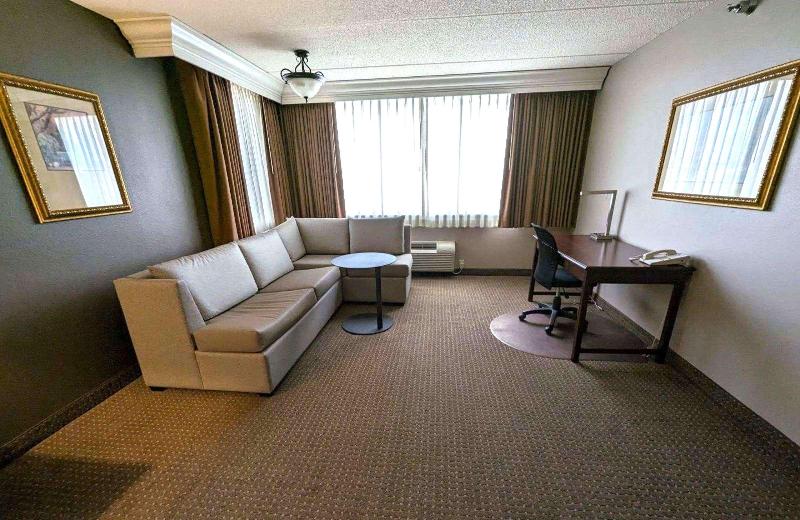 Best Western Plus Kelly Inn image
