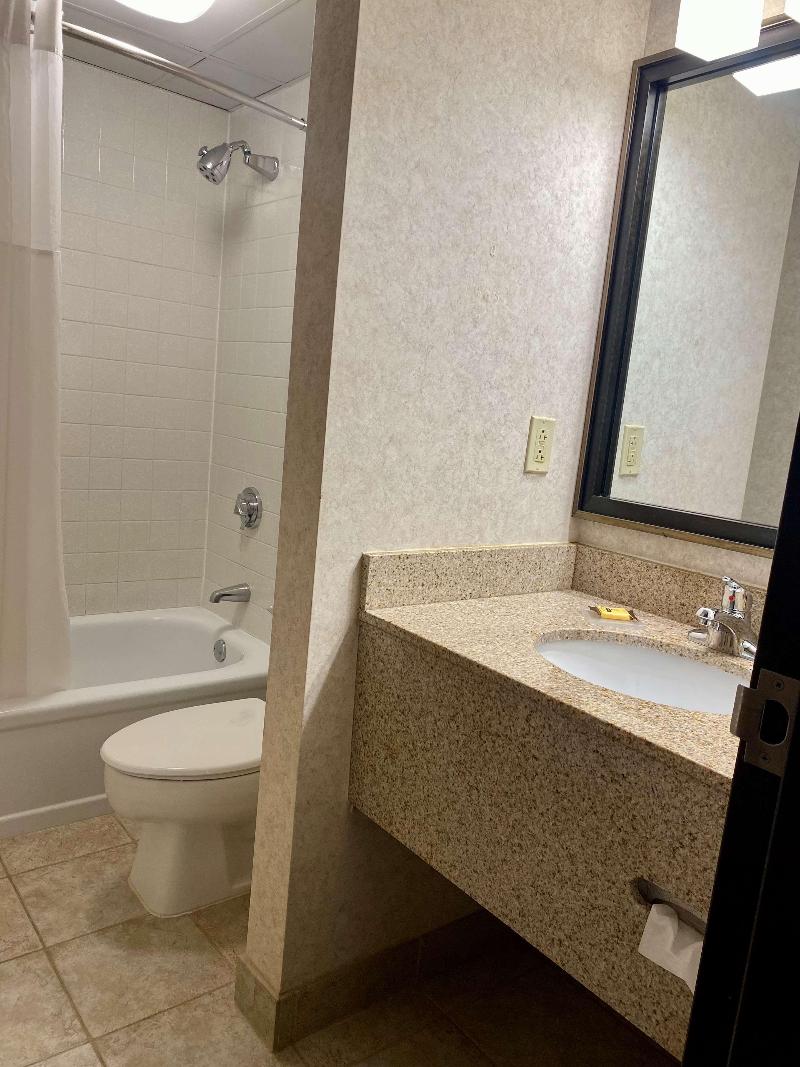Best Western Plus Kelly Inn image