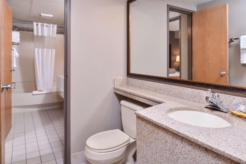 Best Western Plus Kelly Inn image