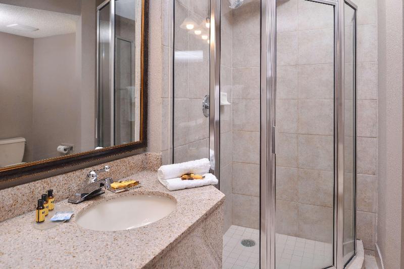 Best Western Plus Kelly Inn image
