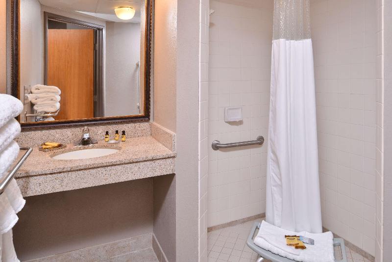 Best Western Plus Kelly Inn image