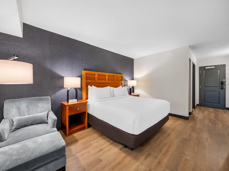 Wyndham Bloomington - Mall Of America image