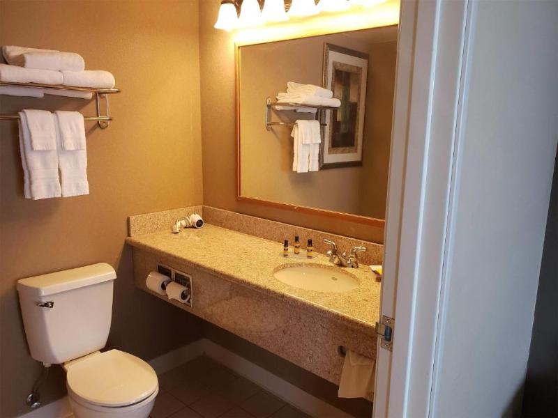 Wingate By Wyndham Coon Rapids — photo 5