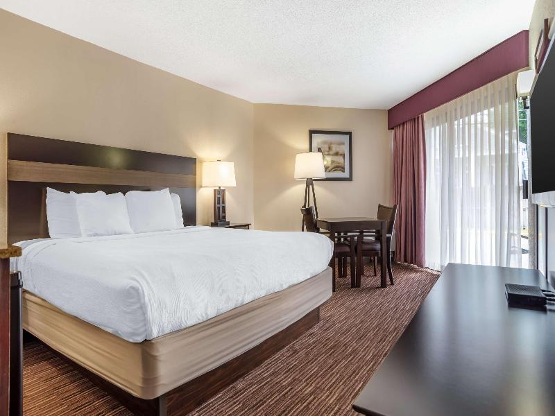 Best Western Oak Manor image