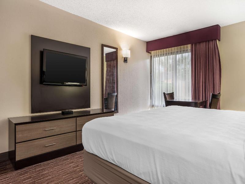 Best Western Oak Manor image