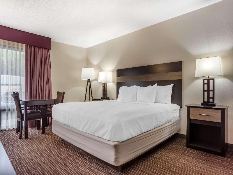 Best Western Oak Manor image