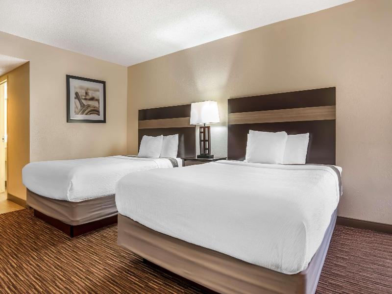 Best Western Oak Manor image
