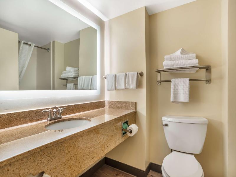 Best Western Oak Manor image