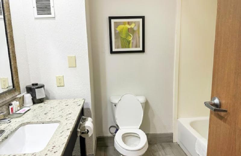 OYO Townhouse Jackson/Ridgeland — photo 21