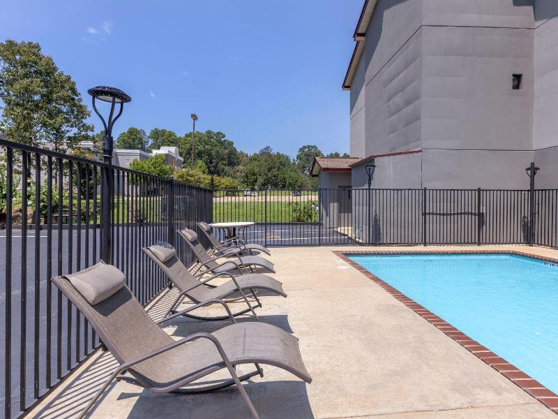 Americas Best Value Inn And Suites Clinton Jackson image