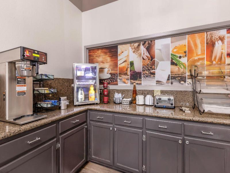 Americas Best Value Inn And Suites Clinton Jackson image
