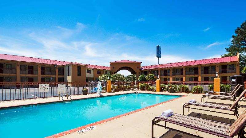 Red Roof Inn & Suites Jackson – Richland image