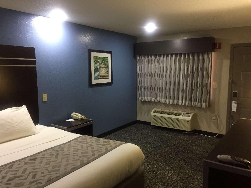 Red Roof Inn & Suites Jackson – Richland image