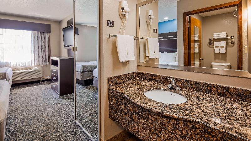 Red Roof Inn & Suites Jackson – Richland image