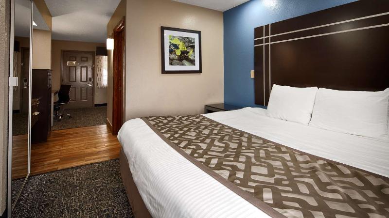 Red Roof Inn & Suites Jackson – Richland image