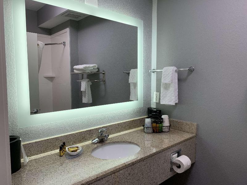 Best Western Plus Olive Branch Hotel & Suites image