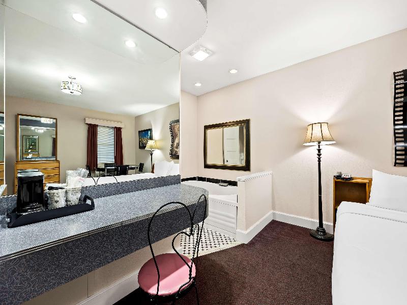 Best Western Route 66 Rail Haven image