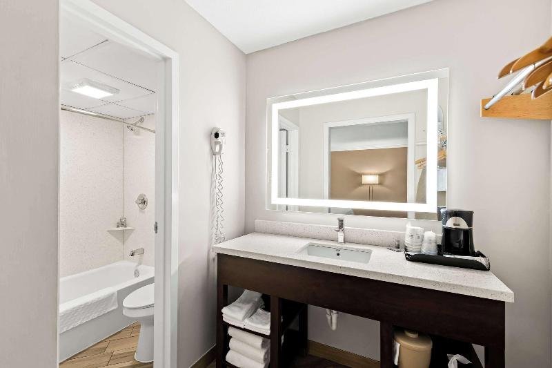 Best Western State Fair Inn image