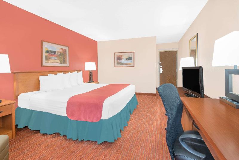 Baymont By Wyndham Springfield South Hwy 65 image