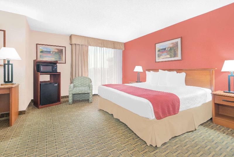 Baymont By Wyndham Springfield South Hwy 65 image
