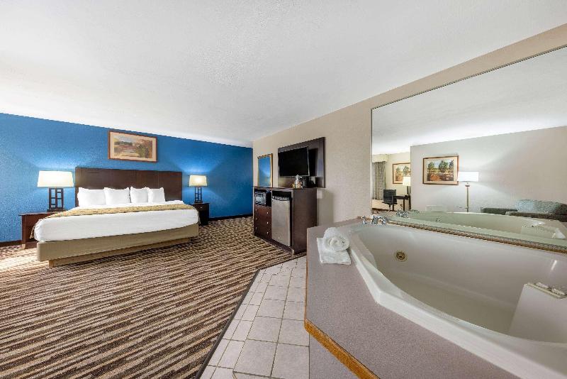 Baymont By Wyndham Springfield South Hwy 65 image