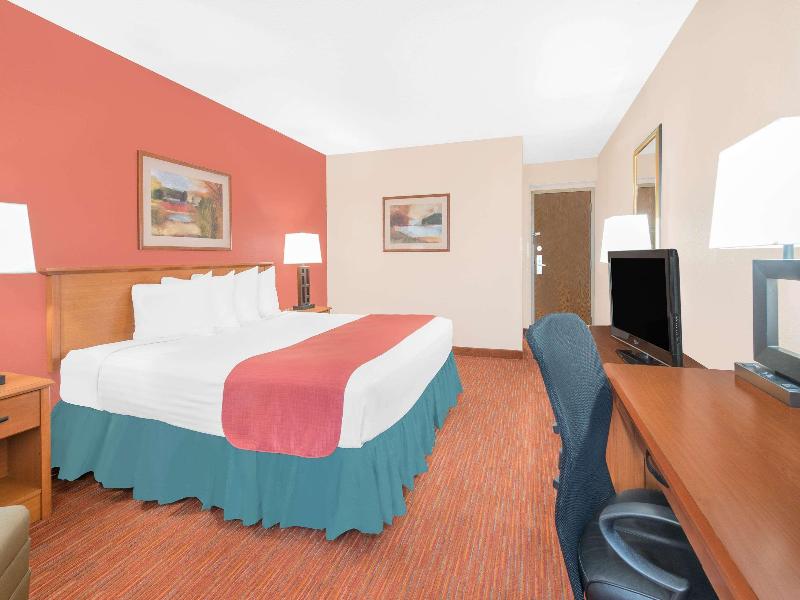 Baymont By Wyndham Springfield South Hwy 65 image