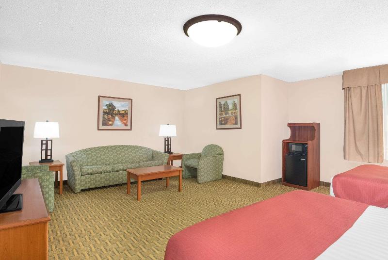 Baymont By Wyndham Springfield South Hwy 65 image