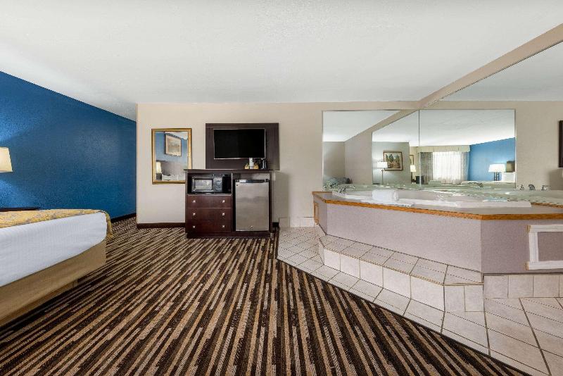 Baymont By Wyndham Springfield South Hwy 65 image