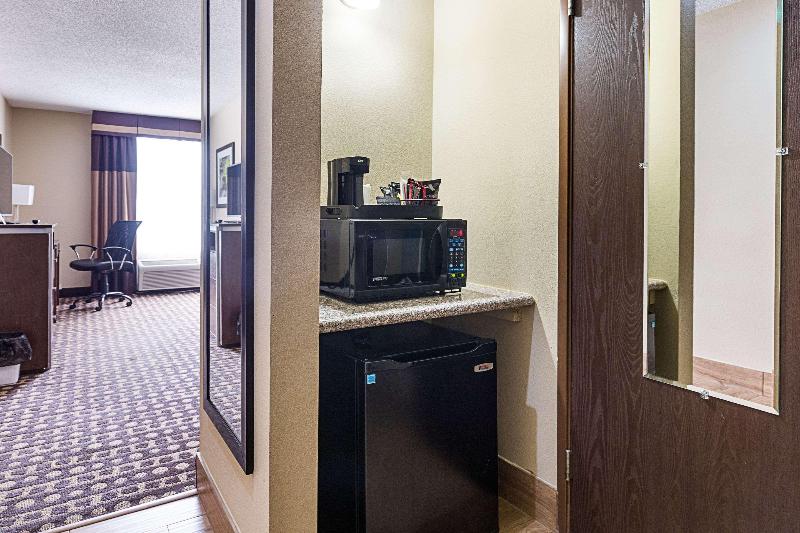 Quality Inn image