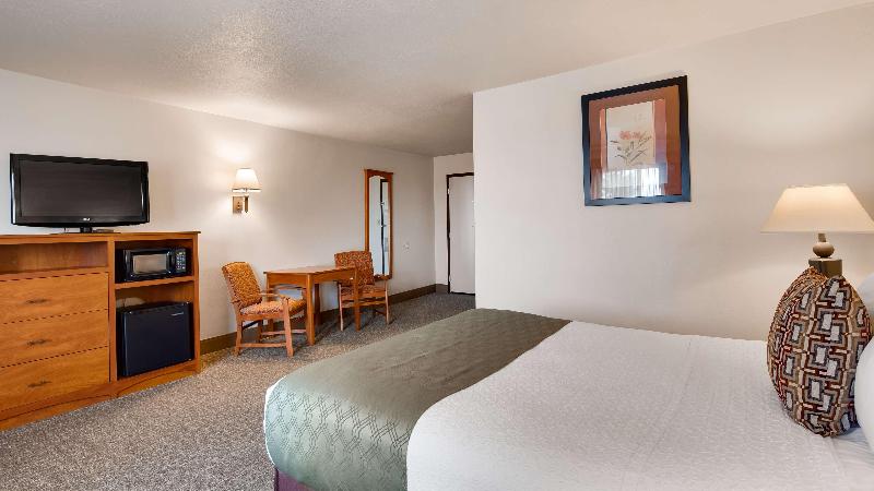 Best Western West Hills Inn image