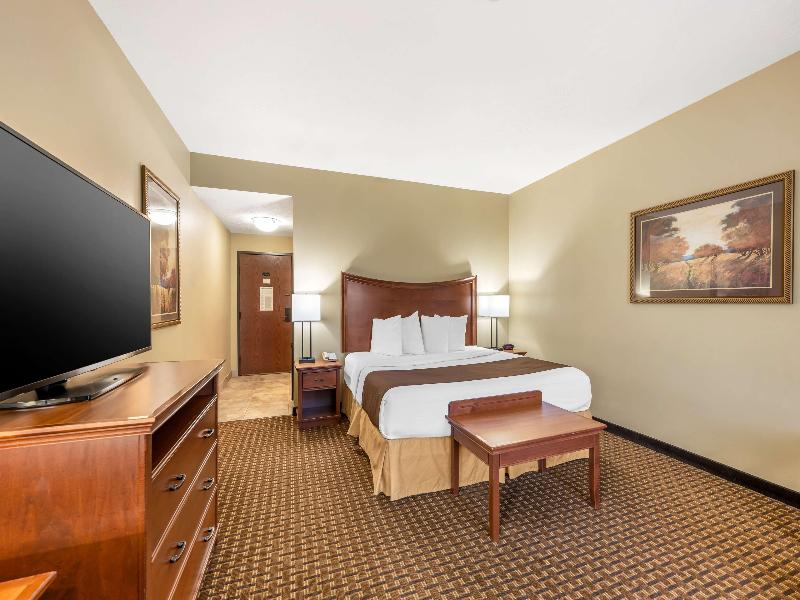 Best Western Plus Grand Island Inn & Suites image