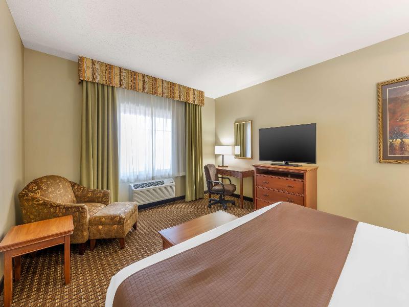 Best Western Plus Grand Island Inn & Suites image