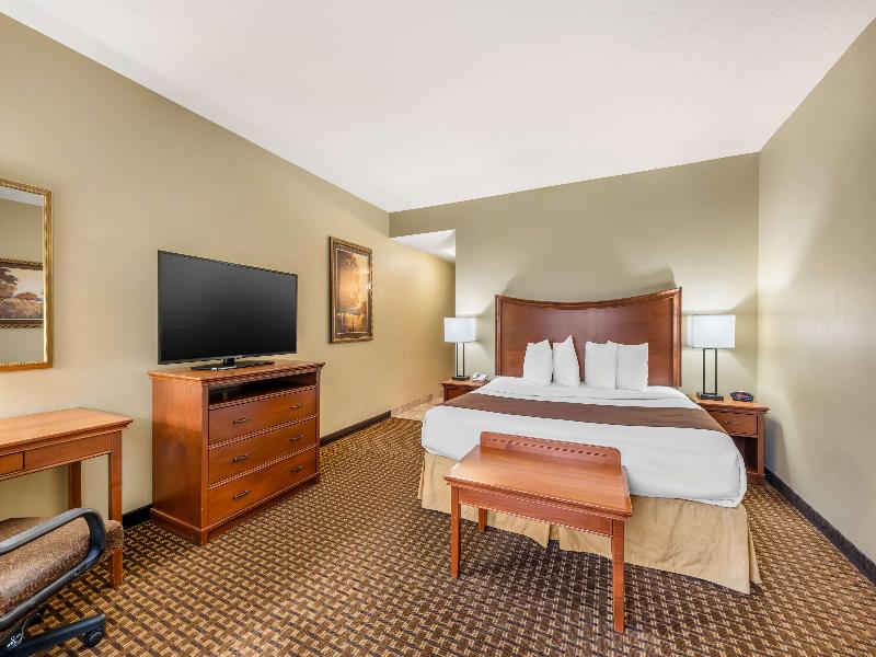 Best Western Plus Grand Island Inn & Suites image