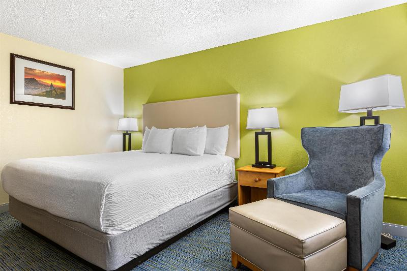 Best Western Hi-Desert Inn image