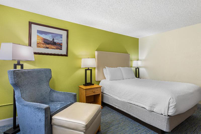 Best Western Hi-Desert Inn image