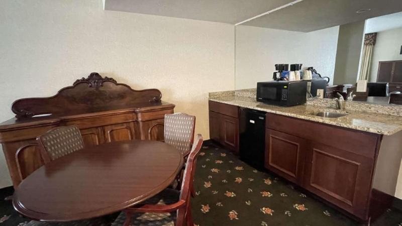 Surestay By Best Western Eureka image