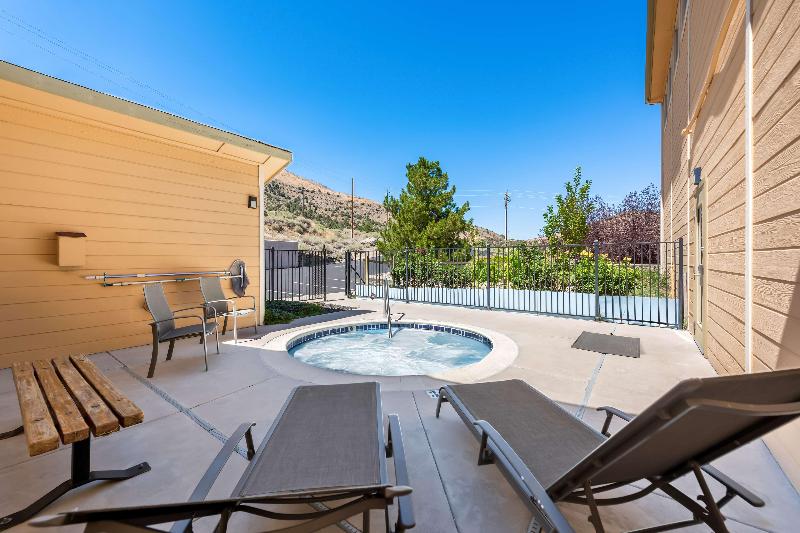Best Western Topaz Lake Inn image