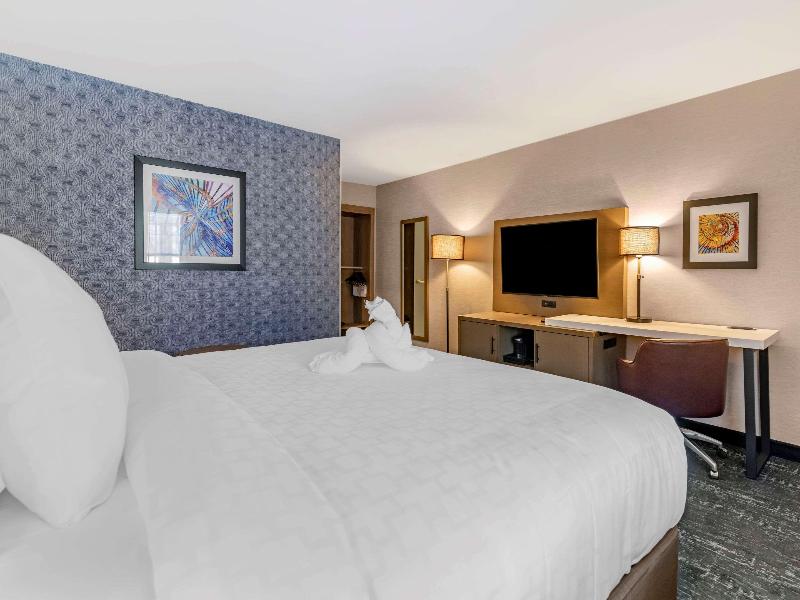 Clarion Inn image