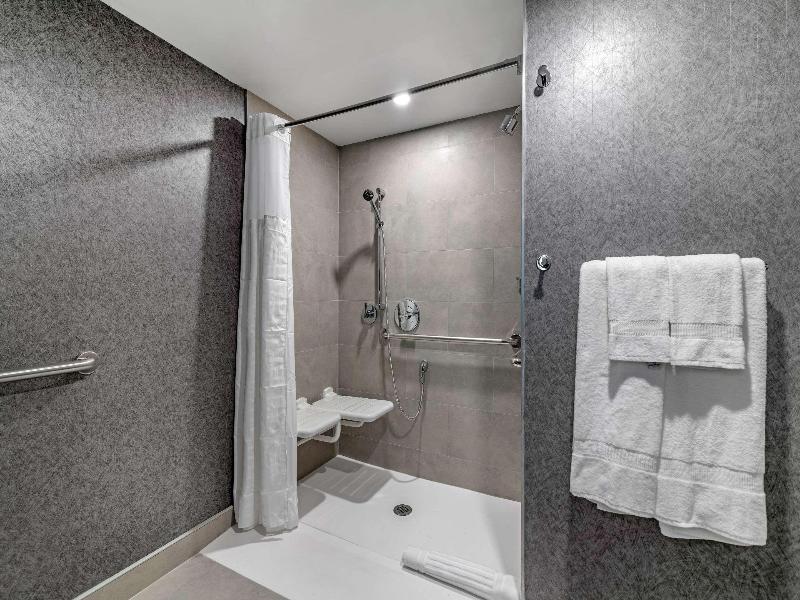 Clarion Inn image
