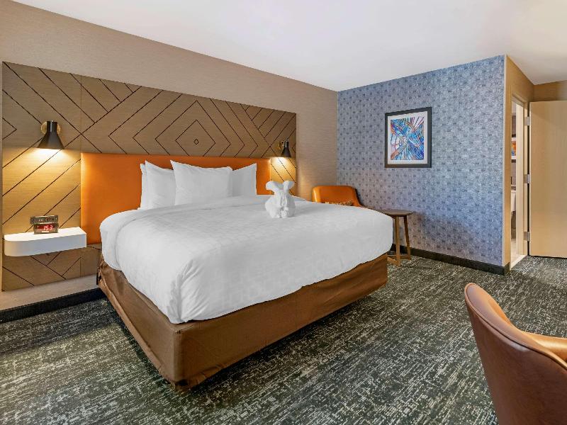 Clarion Inn image