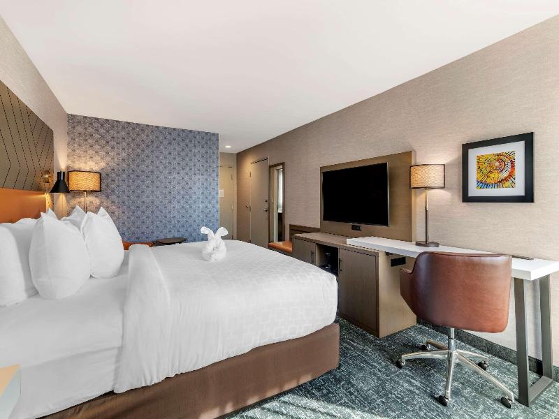 Clarion Inn image
